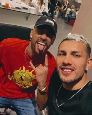 Neymar y Paredes se hicieron grandes amigos en el Paris