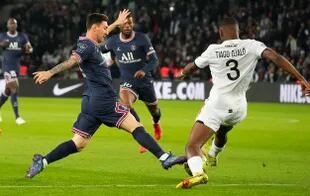 Tras un flojo primer tiempo, Lionel Messi salió en el descanso del partido entre el PSG y el Lille