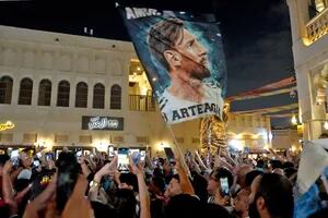 El nuevo banderazo argentino en Doha se vivió con un fuerte apoyo a Messi