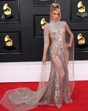 Paris Hilton deslumbró en los Grammy con un look muy osado (Foto: Instagram @parishilton)