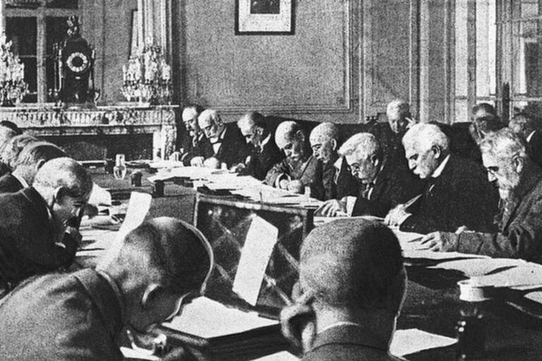 El Tratado de Versalles impuso condiciones a Alemania como responsable de la Primera Guerra Mundial