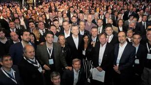 Macri, con funcionarios del Gobierno y los cientos de intendentes que fueron a Tecnópolis