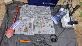 Efectivos de Interpol incautaron piezas arqueológicas antiguas obtenidas mediante excavaciones ilegales en Córdoba