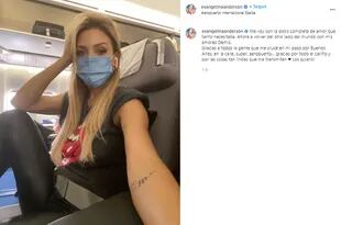 Evangelina Anderson publicó una foto luego de abordar su vuelo con destino a Alemania donde expresó su felicidad por los días que pasó en Buenos Aires (Crédito: Instagram/@EvangelinaAnderson)