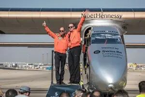 Es suizo y quiere lograr una hazaña: dar la vuelta al mundo en un avión a hidrógeno verde sin escalas