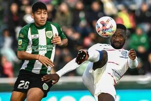 Matías González y Cristian Zapata; Banfield y San Lorenzo igualaron 1-1 en el Sur