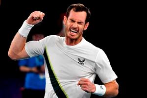 Épico y con implante metálico en la cadera, Andy Murray eliminó a un top 15 en una batalla