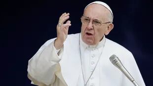 Afirman que el papa Francisco redujo las penas a curas condenados por abuso sexual