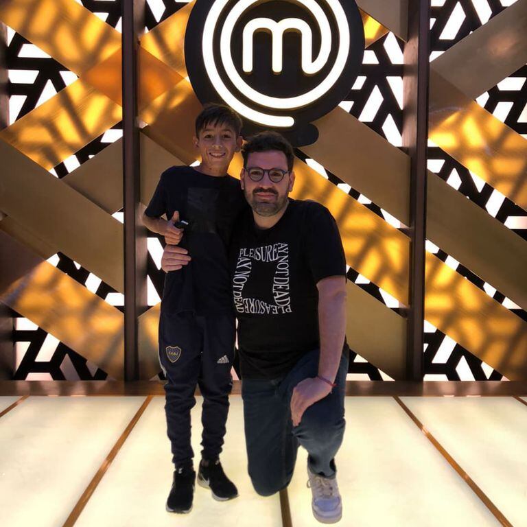 Damián Betular junto a Joaquín Nahuel en el estudio de MasterChef Celebrity (Telefe) (Crédito: Instagram/@joaquinn5084)