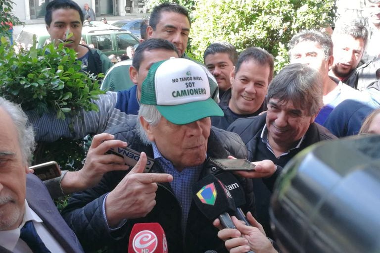 Allanan el gremio de Moyano por la presunta asociación ilícita en Independiente