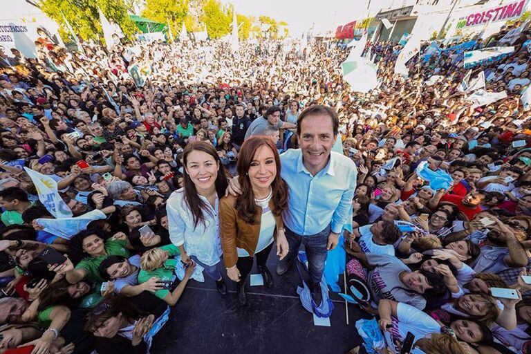 El intendente de Escobar, Ariel Sujarchuk, en un acto junto a Cristina Kirchner.
