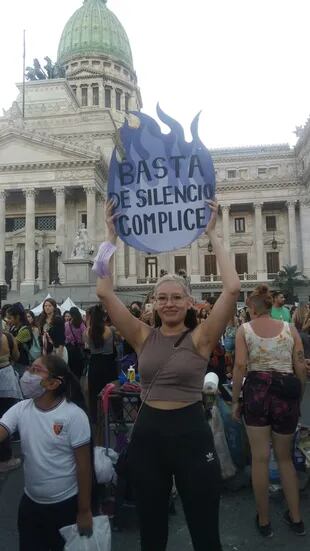 Laura Ortiz, de 24 años, en su primera vez en una marcha del 8M