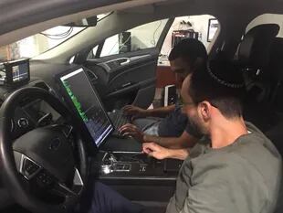 Los ingenieros de Mobileye preparan los autos eléctricos de marcas como BMW, Audi o VW