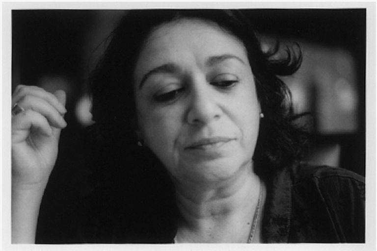 La poeta Mercedes Roffé es editora del sello Pen Press, que publica plaquetas de poesía argentina y extranjera desde 1999