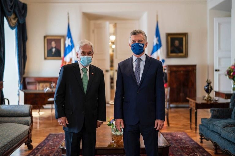 El expresidente Mauricio Macri se reunió con el mandatario de Chile, Sebastián Piñera, en el palacio de La Moneda.