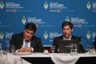 Carlos Zannini y Axel Kicillof, en un plenario de comisiones del Senado, antes de que la Cámara alta diera media sanción al acuerdo con Repsol por YPF. El pasado los persigue en los tribunales norteamericanos.
