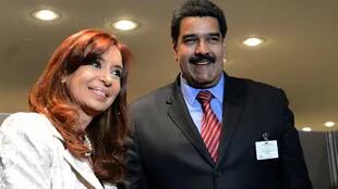 Cristina mantiene un vínculo cercano con el régimen de Maduro y complica las definiciones del Gobierno
