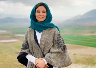 Hosna Jalil fue la primera mujer afgana que ocupa un alto puesto en el Ministerio del Interior en Afganistán 
