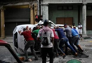 Los manifestantes se apoderaron de las calles cubanas