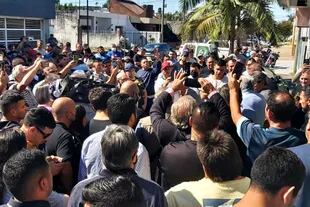 La multisectorial 21F acompañó esta mañana a Hugo Moyano en la protesta del Sindicato de Camioneros en San Nicolás