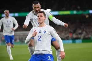 El golazo de Pavard y la tremenda atajada de Maignan: Francia consiguió un apretado 1-0 en Irlanda