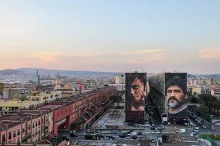 Nápoles en sus calles conmemora a Maradona