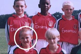El niño Kane, con la camiseta de Arsenal. Estuvo poco tiempo antes de irse a Watford, donde también lo dejaron marchar.