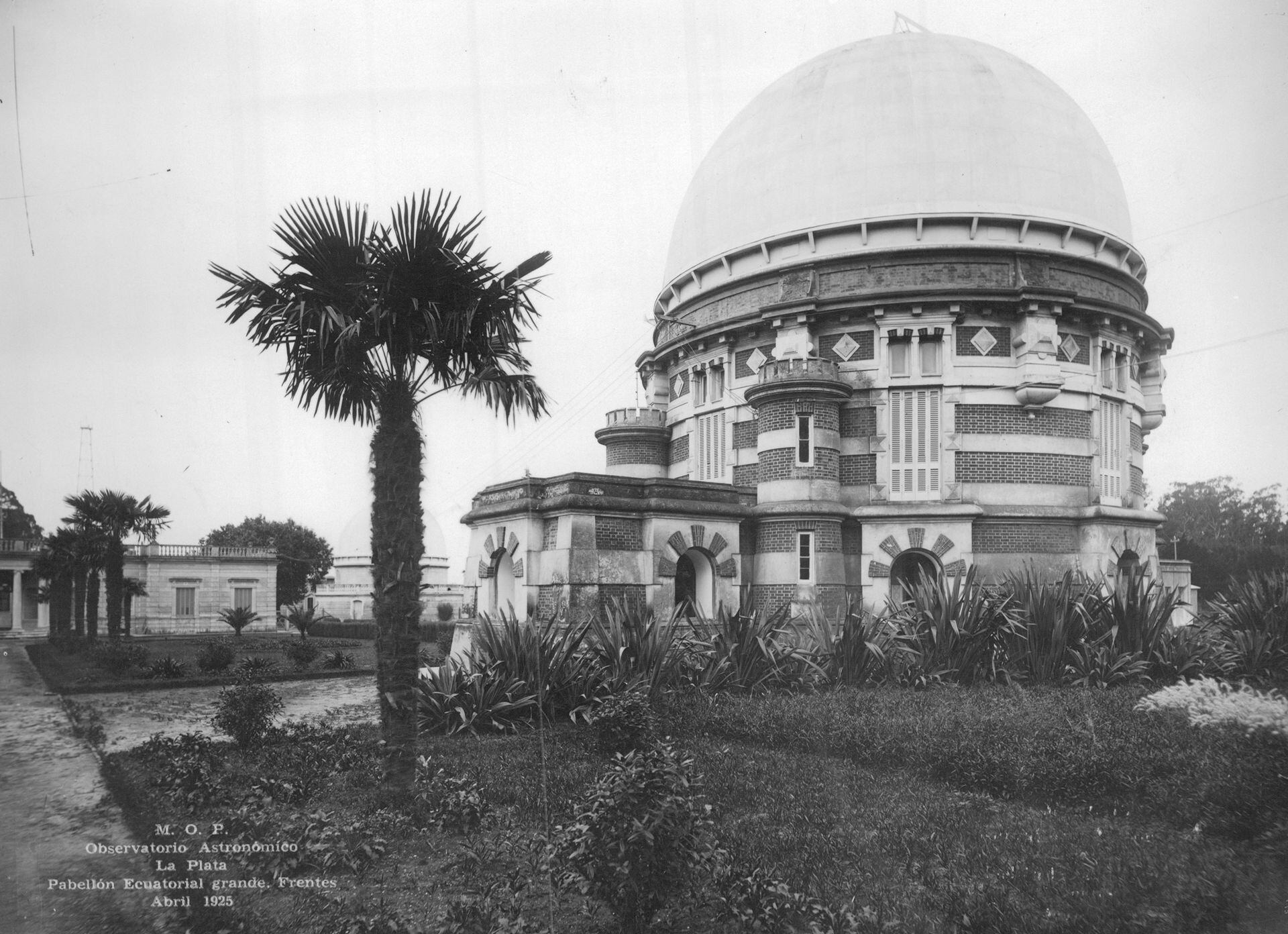 Cúpula del Ecuatorial Grande en el Observatorio Astronómico. 1920.