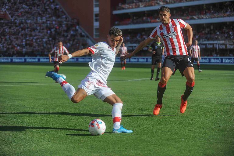 Estudiantes derrotó 4-1 a Huracán en La Plata por la 21ra. fecha de la Liga Profesional de Fútbol.