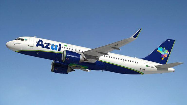 El Airbus 320 de la aerolínea brasileña Azul en pleno vuelo