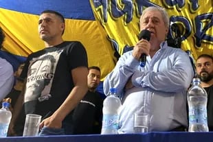 Riquelme, junto a Jorge Amor Ameal, hoy presidente de Boca 