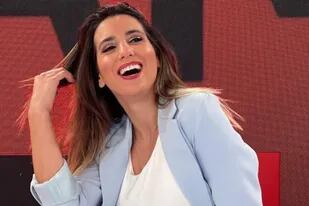 Cinthia Fernández grabó un video en portaligas frente al Congreso y causó controversia