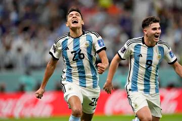 Nahuel Molina festeja el primer gol