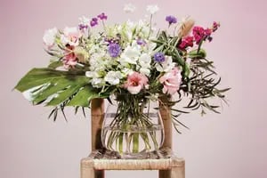 Cinco ideas que reinventan la decoración con flores