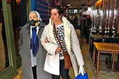 Bonafini fue a la movilización frente al Congreso con una máscara antigás
