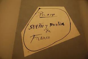 La tapa de la carpeta de grabados que Picasso realizó para la Exposición Internacional de París