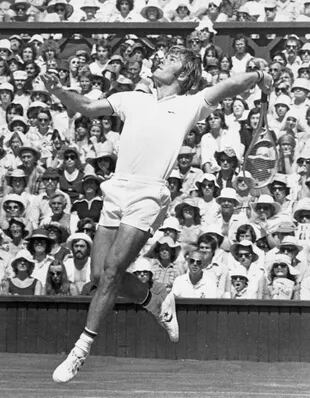 Roscoe Tanner ante Jimmy Connors en Wimbledon 1976: le ganó en tres sets