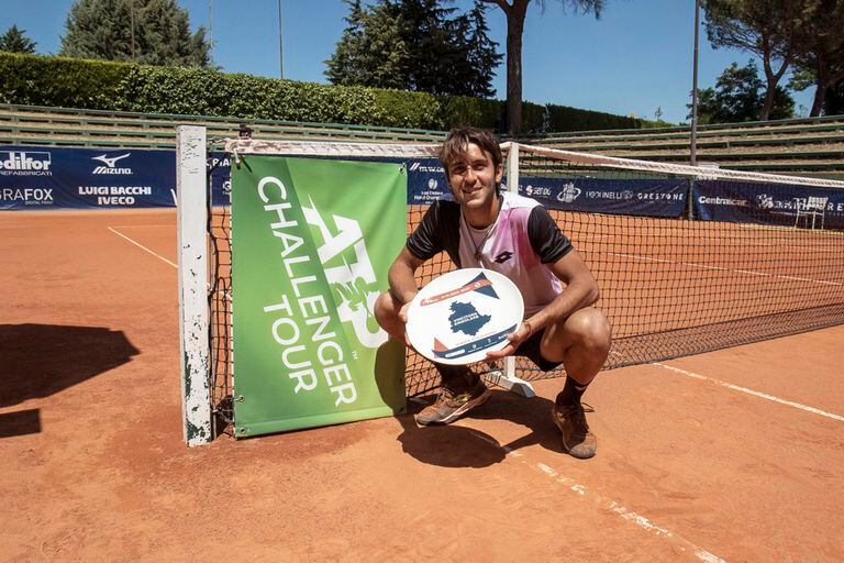 El tenista platense Tomás Etcheverry campeón del Challenger de Perugia, Italia.