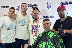 El peluquero de la Selección mostró el nuevo corte que le hizo al "Dibu" Martínez