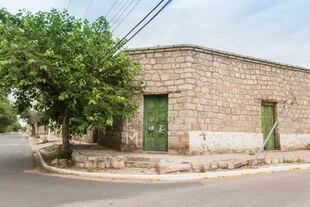 La casa donde nació Carlos Menem el 8 de julio de 1930 y donde vivió con sus tres hermanos y sus padres, Saúl y Mohibe Akil.