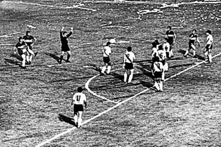El gol "fantasma" de Suñé rescatado de archivo y que le dio el título a Boca ante River en 1976