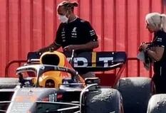 La foto filtrada que abrió el interrogante: ¿Hamilton tocó el Red Bull de Checo Pérez?