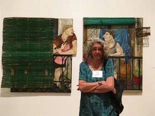 Marcia Schvartz y su obra en la muestra Mujeres radicales, en el museo Hammer