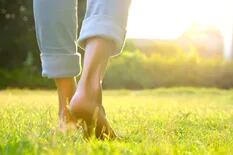 Los sorprendentes beneficios de caminar descalzos