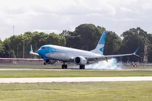Un avión de Aerolíneas Argentinas debió aterrizar de emergencia en Córdoba