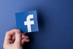 Facebook es demasiado grande: eso dice su confundador y pide dividirla