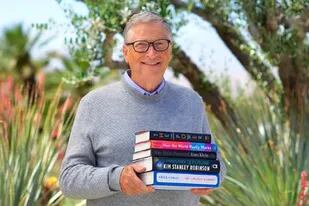 Los cinco libros que Bill Gates recomienda leer en este momento