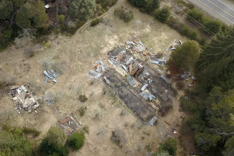 En Villa Mascardi las tomas de grupos autoproclamados mapuches derivaron en la destrucción de construcciones
