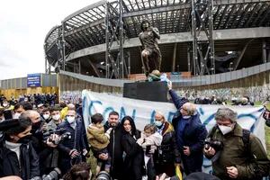 Quitaron la estatua de Diego Maradona y se la devolvieron al artista que la donó