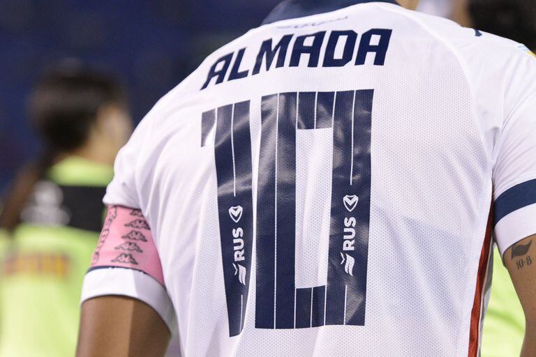 Thiago Almada se despidió de Vélez en el partido ante Patronato, en Liniers